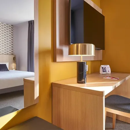 Logis Hotel Larivaut, Puy-Guillaume 3* Puy-Guillaume
