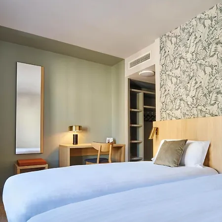 Hotel Logis Hotel Larivaut, Puy-Guillaume